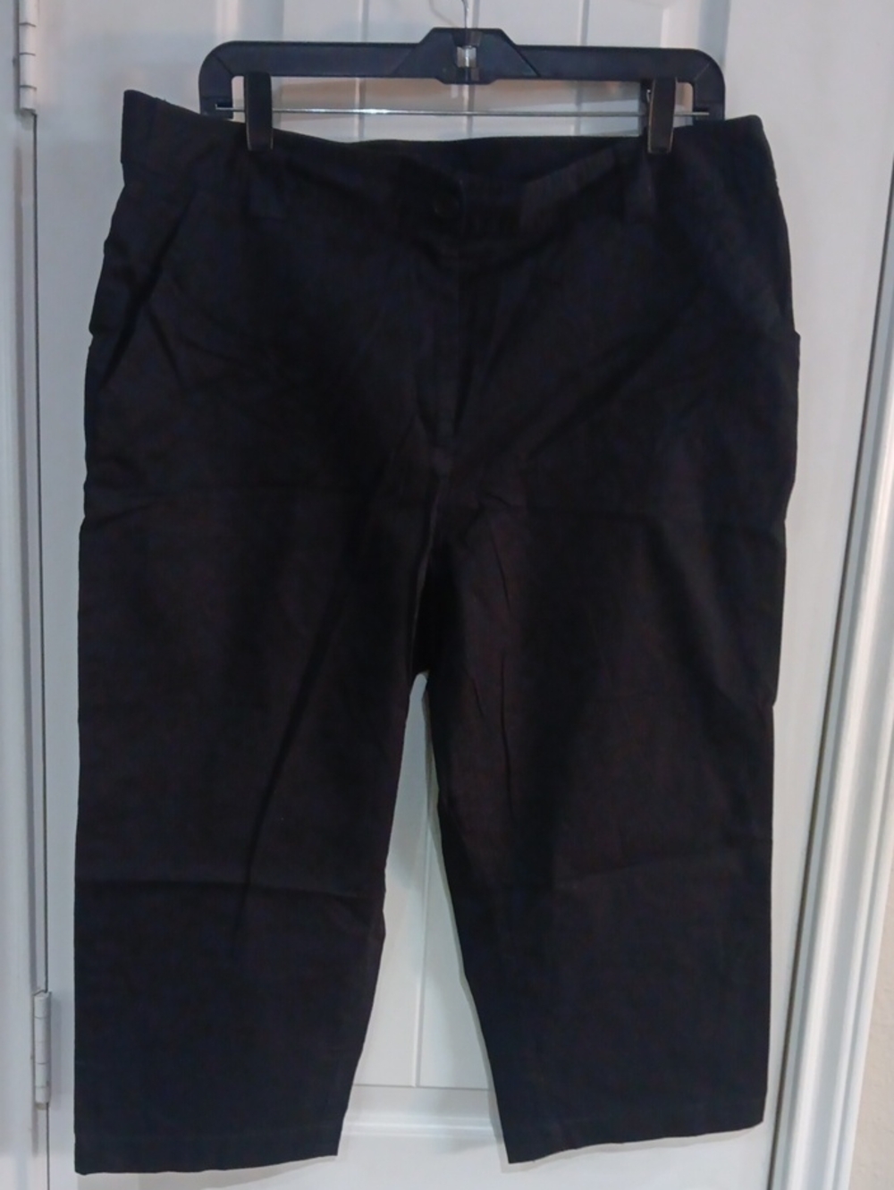 White Stag Black Soot Stretch Capri Pants Women's Size 16 Cotton Spandex